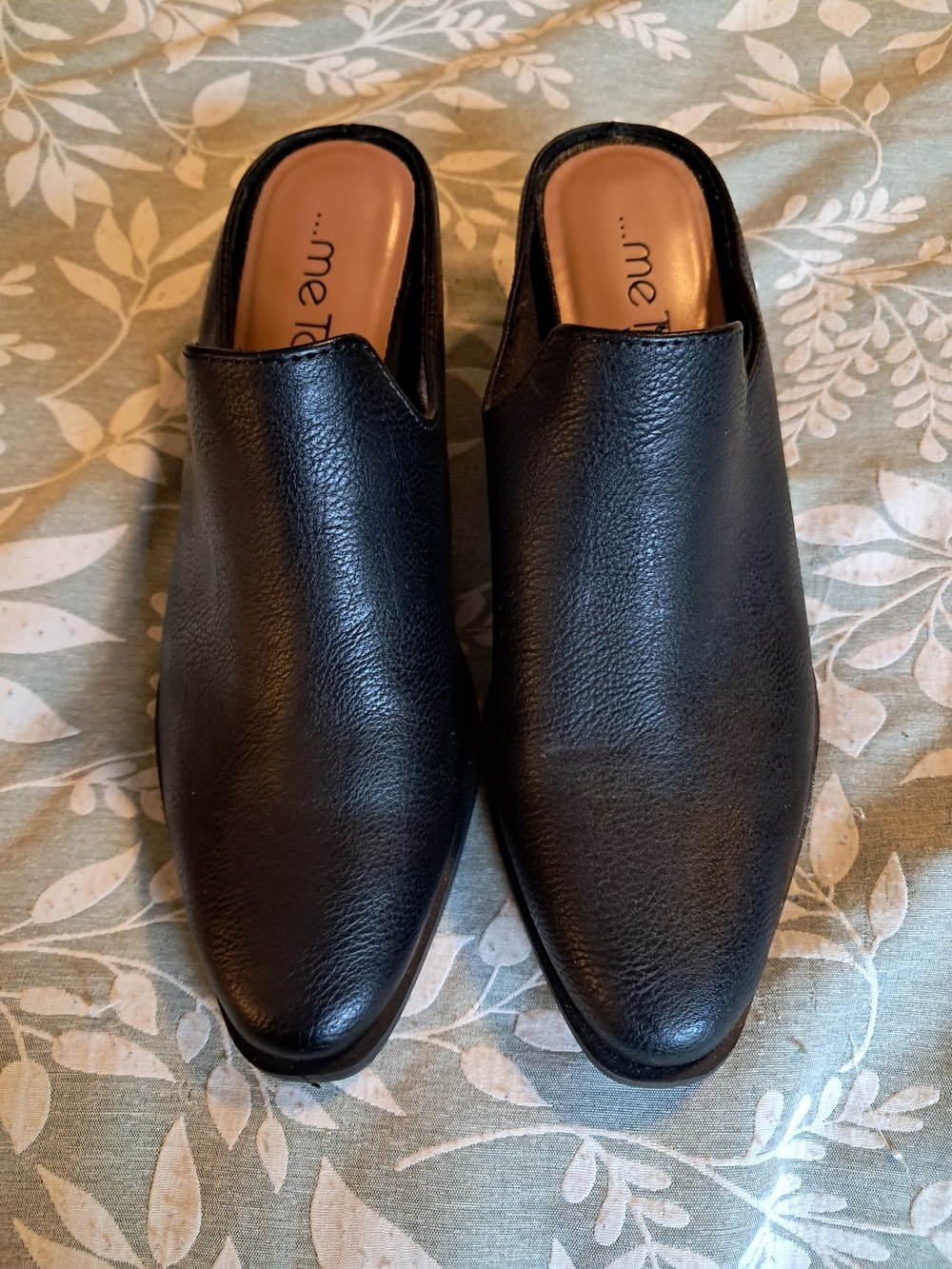 me Too Women’s Black Leather Slip-On Mules 5.5